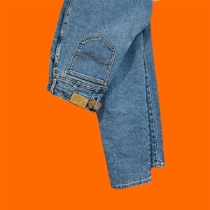 True Vintage~ Lee~ Classic Blue Denim Jeans w the cutest back detail~